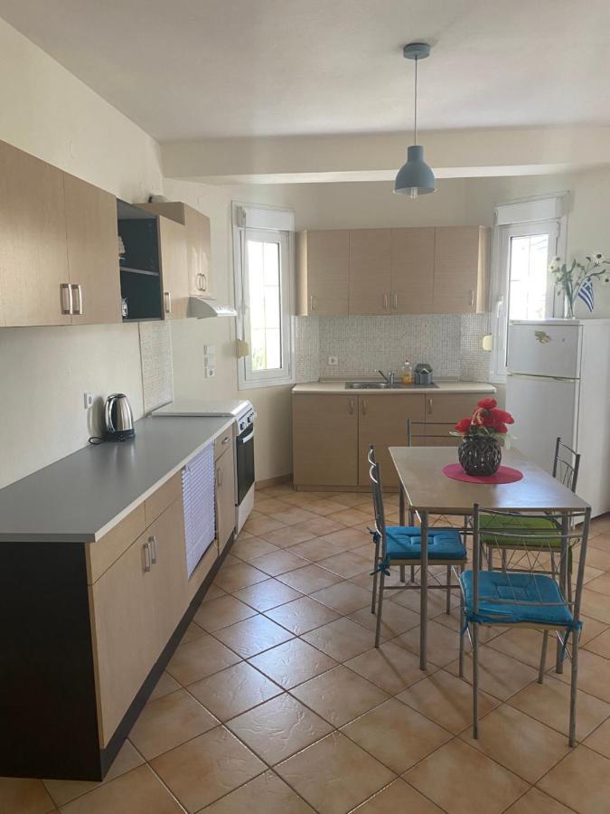 Kelesi Apartments Nea Kallikrateia Buitenkant foto