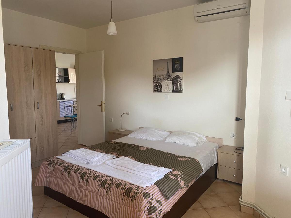 Kelesi Apartments Nea Kallikrateia Buitenkant foto
