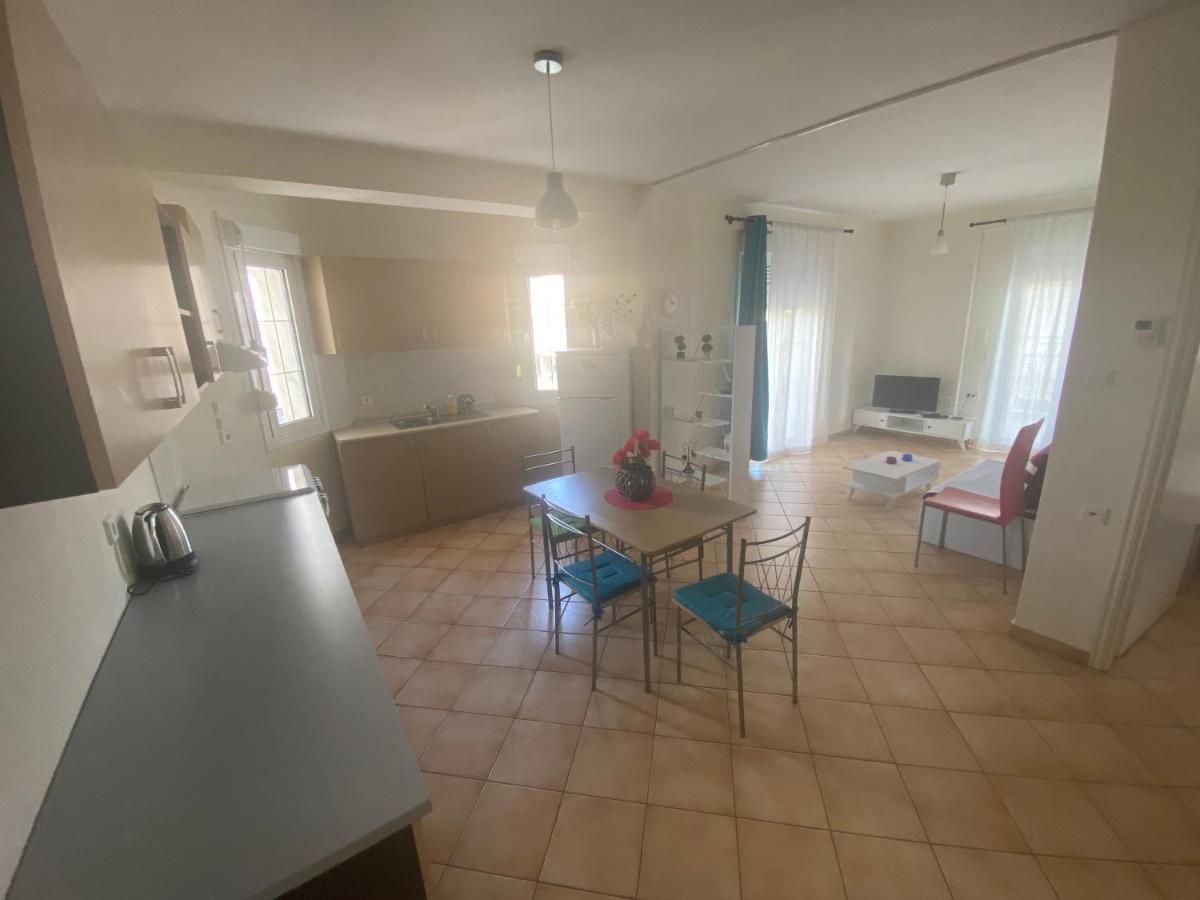 Kelesi Apartments Nea Kallikrateia Buitenkant foto
