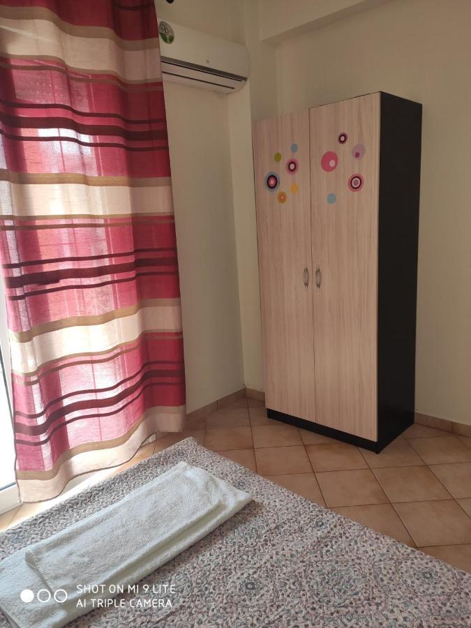 Kelesi Apartments Nea Kallikrateia Buitenkant foto