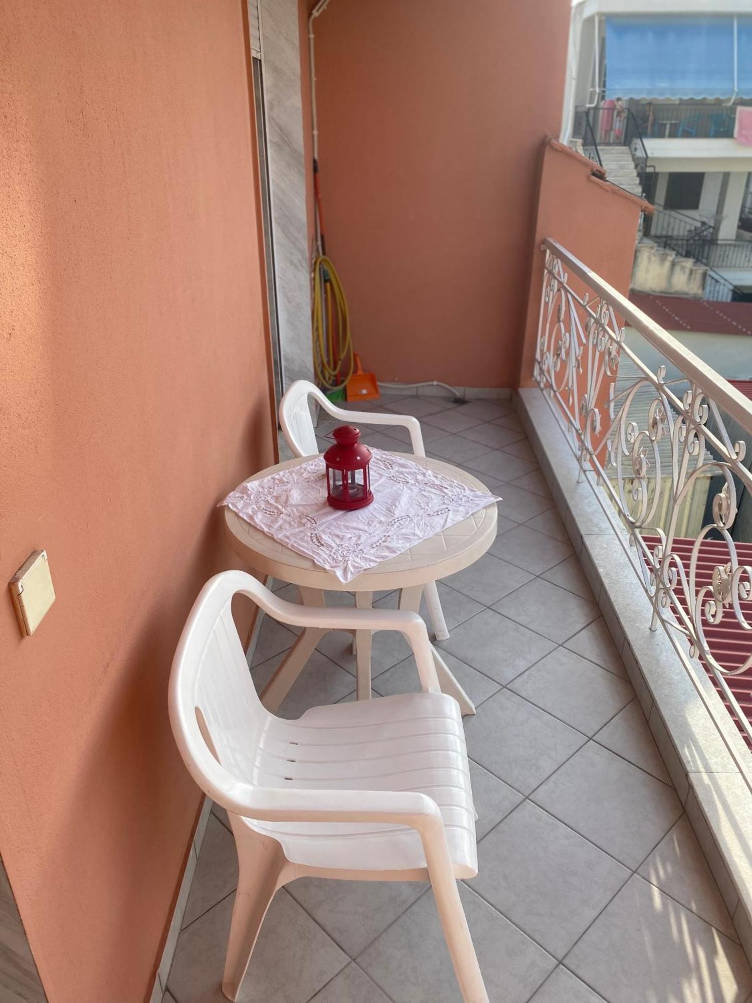 Kelesi Apartments Nea Kallikrateia Buitenkant foto